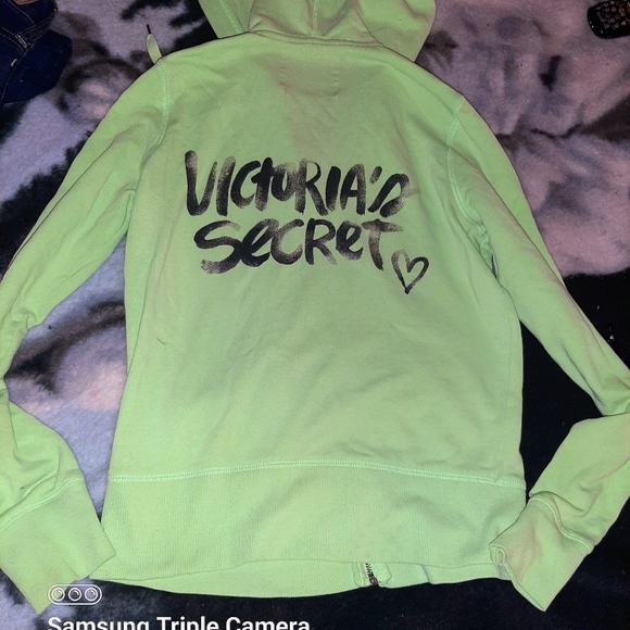 Victoria Secret sweater - Picture 1 of 4
